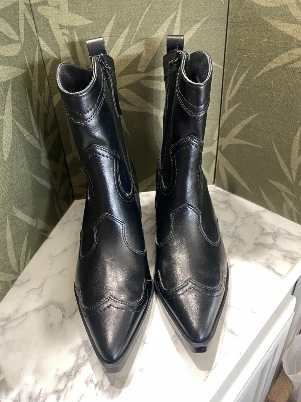 Lk New ~Madden Girl "Swifty" Black Boots~7 1/2